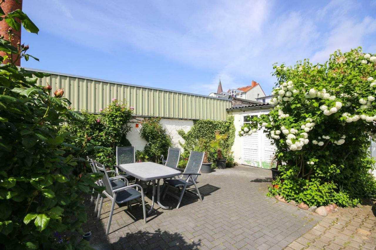 Haus Shiralee - Das Ferienhaus Warnemuende Rostock Exteriör bild